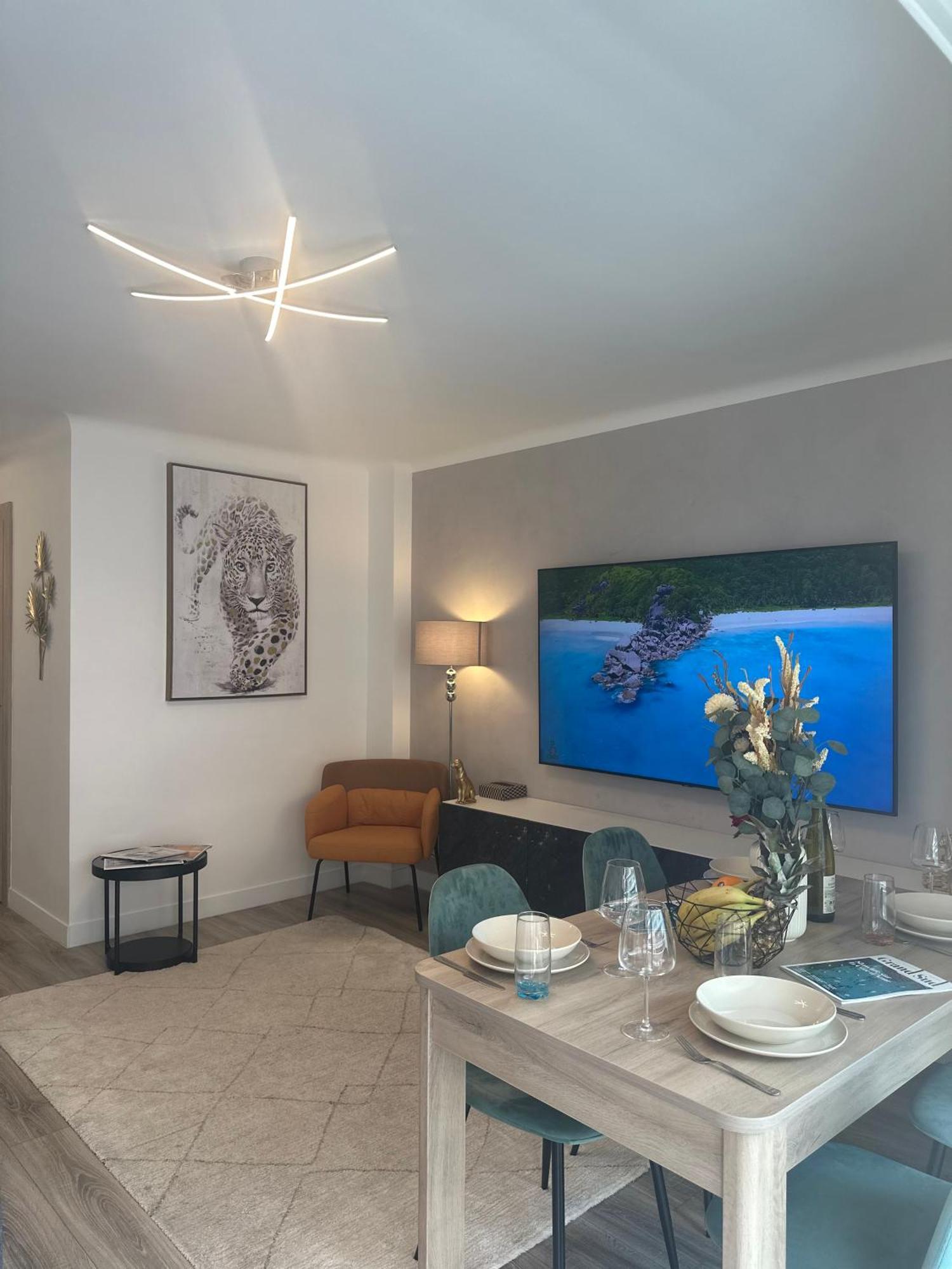 T3appartement De Luxe Croisette En Face De La Martinez 80m2 Appartamento