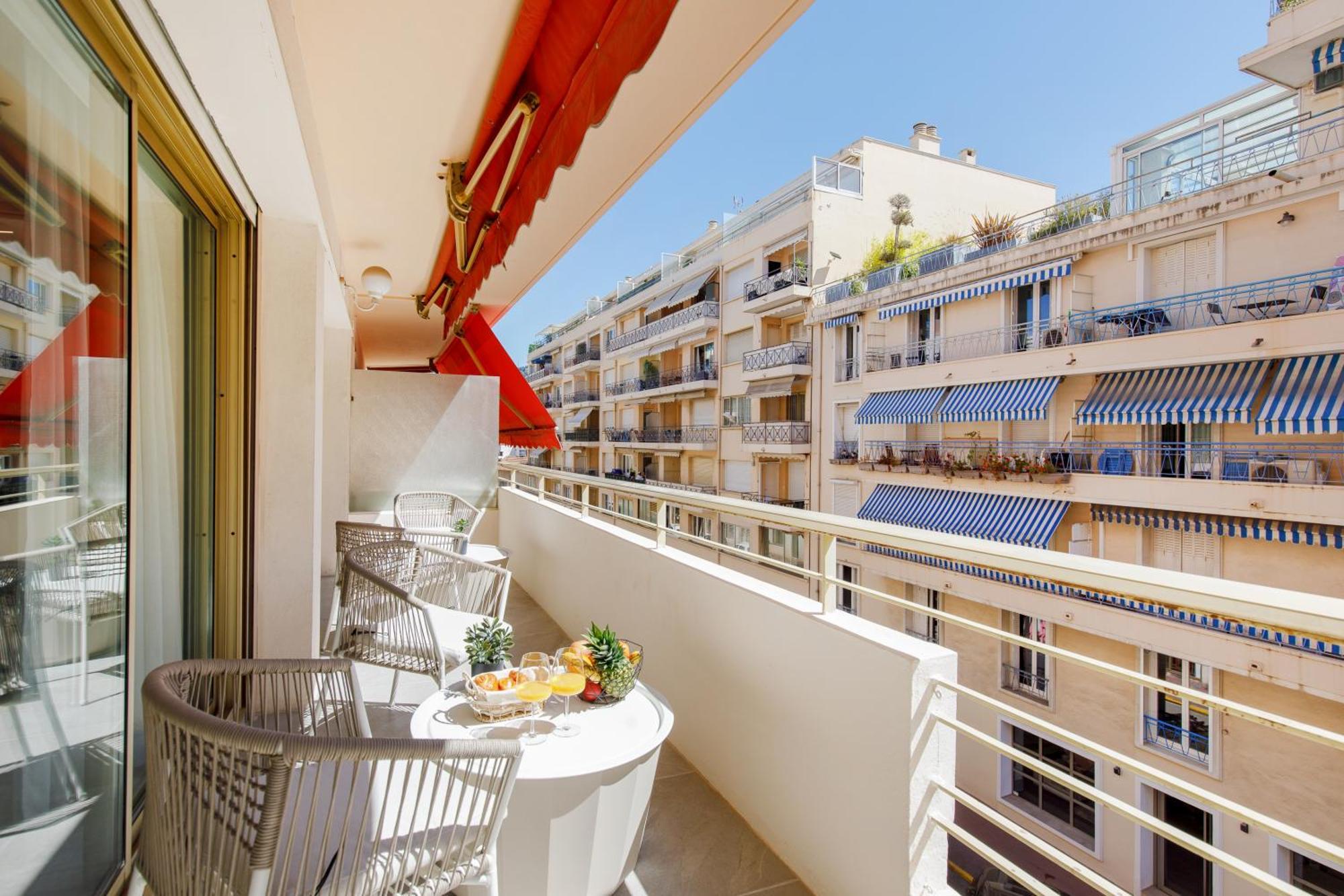 Appartement T3appartement De Luxe Croisette En Face De La Martinez 80m2