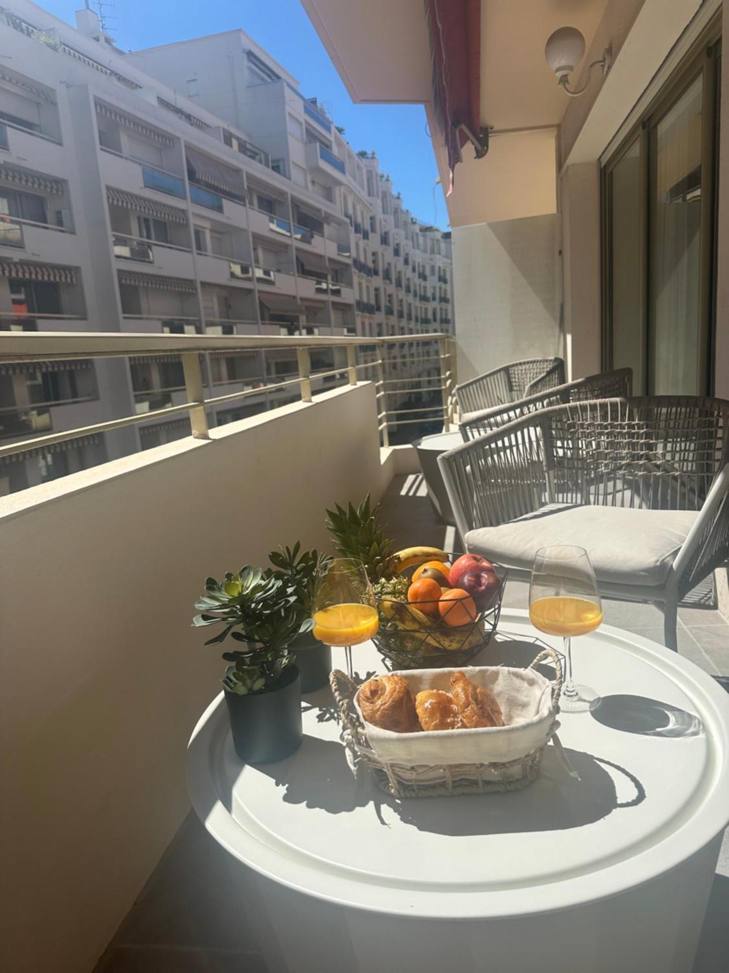 Appartement T3appartement De Luxe Croisette En Face De La Martinez 80m2 Cannes