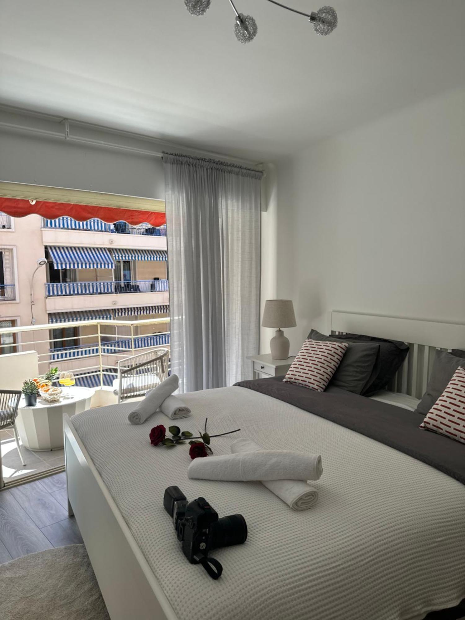 Appartement T3appartement De Luxe Croisette En Face De La Martinez 80m2